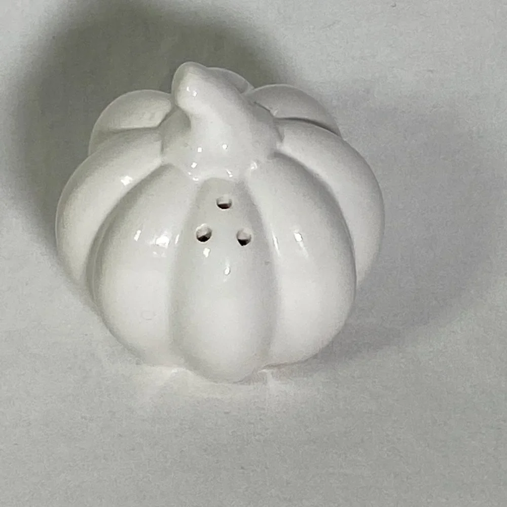 Pumpkin White Luster Salt & Pepper Shaker Set